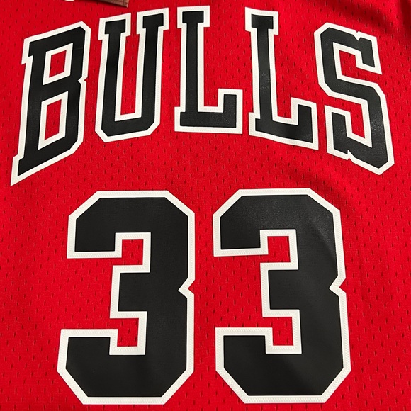 Scottie Pippen Chicago Bulls 1997-1998 Mitchell & Ness Red NBA Swingman Jersey - Picture 4 of 8